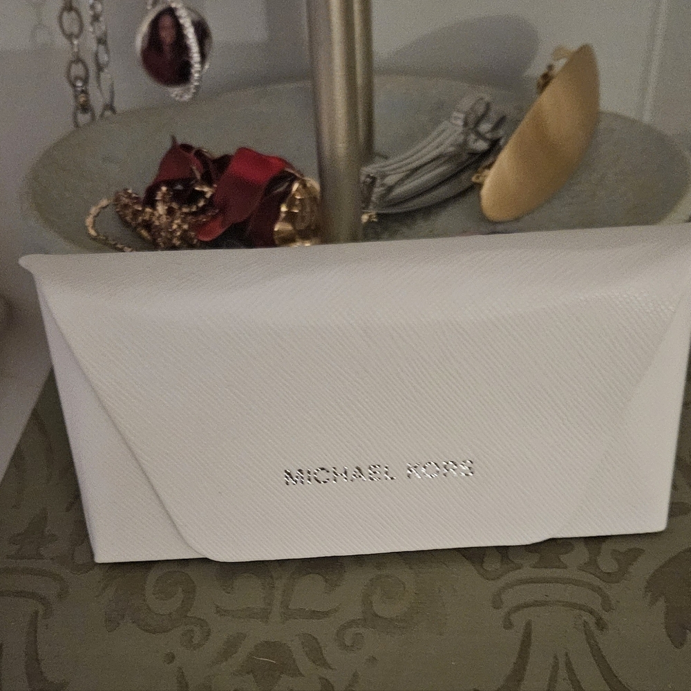 Michael Kors Hard Sunglass Case Lined White